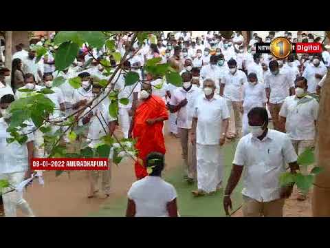 President Rajapaksa in Anuradhapura, pays reverance to Sri Maha Bodhi