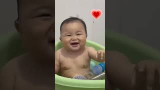 Download lagu Ekspresi Bayi Korea Panggil Mama mp3