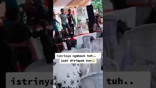 Download lagu suami joget sama biduan ,, sang istri ngamok 😅 kena timpuk kan mp3