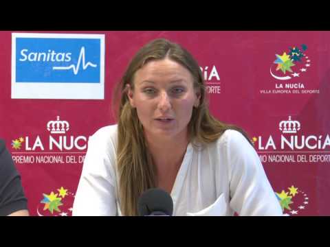 La nadadora olímpica Melani Costa presenta su III Campus de Natación en La Nucía