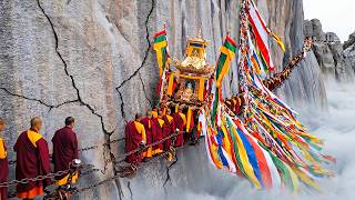  Aksi Menegangkan di Gunung Hua: Prosesi Religius Menyusuri Jalur Paling Berbahaya di Dunia