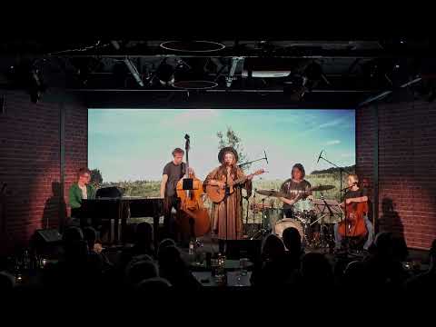 Daisy Chute - Lion Eyes