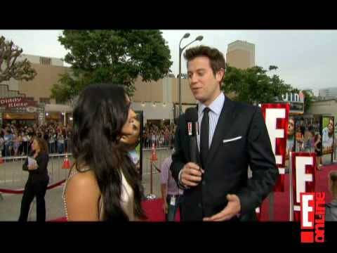 E! Online Interview: Vanessa talks about "Rent" + Is Zac going to see "Rent"?