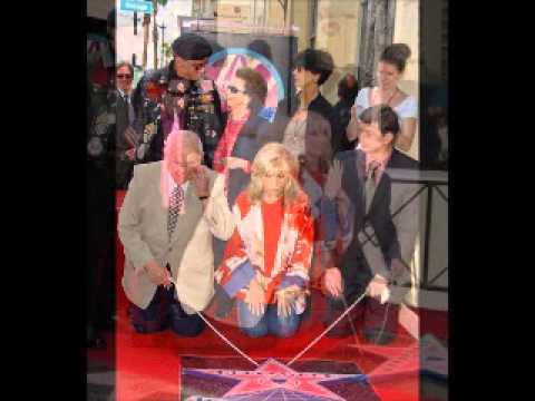 Videoclip de Hooray For Hollywood — Nancy Sinatra