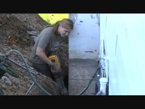 HOT CHICK EXPLAINS HOW TO USE A JACKHAMMER