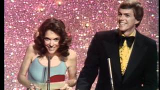 Charlie Rich Wins Favorite Pop/Rock Album For &quot;Behind Closed Doors&quot; - AMA 1975