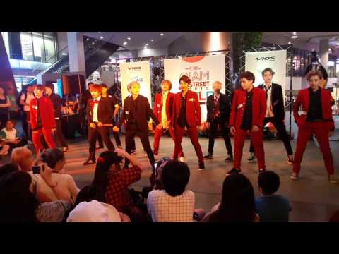 20151220 Seven teen pluz cover seven teen Rock + Sorry + Shining Diamond + Mansa@ Siam street  fair