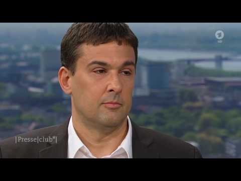 Gefährliche Hooligans, verbotenes Doping - gefährdet Russland die Fairness im Sport?