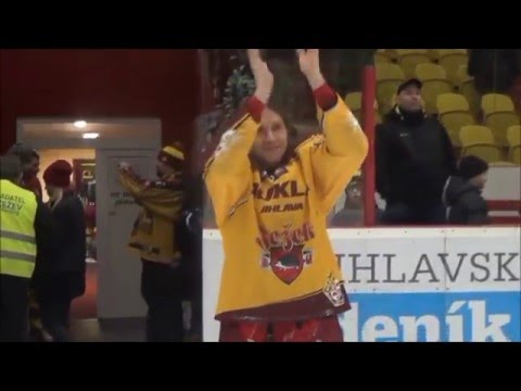 WSM Liga 15/16: HC Dukla Jihlava - SK Horácká Slavia Třebíč 3:2 pr., děkovačka Dukly