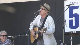 Loudon Wainwright singing "My Meds" at 2013 Vancouver Folk Festival