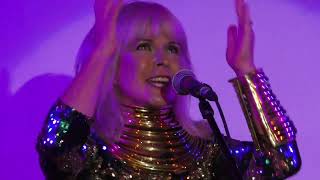 Toyah - Obsolete (Acoustic) | #SaturdaySongs