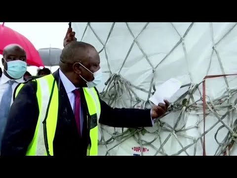 南非獲得首批疫苗 (South Africa gets first vaccine doses)