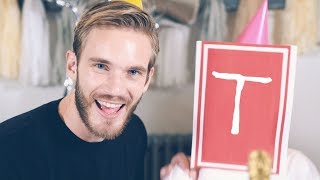 Kadr z teledysku Congratulations tekst piosenki Roomie, PewDiePie & Boyinaband