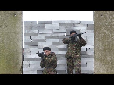 Protesters on Irish border issue dramatic Brexit warning