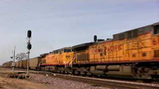 preview picture of video 'UP 6826 Eastbound at Rocky Ford Road Near Franklin Grove, Illinois on 3-12-09'