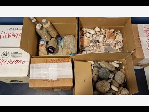 Villasimius, tornano in spiaggia 250 chili di sabbia sequestrati ai turisti