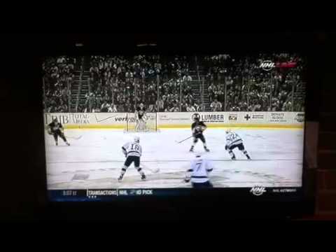 Evgeni Malkin Splits the Tampa Bay Lightning