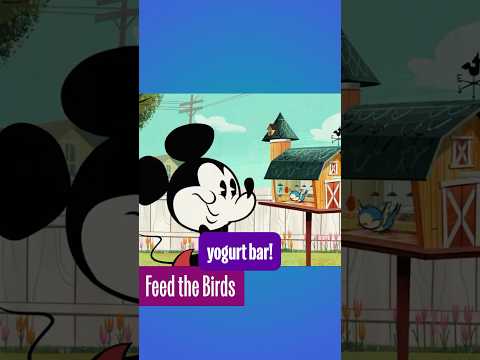 Покормите птиц в очереди на аттракцион «Беглецкая железная дорога» в Диснейленде