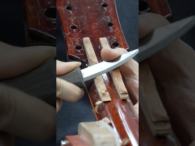 Vídeo relacionado con LES PAUL MODEL GIBSON HEADSTOCK GUITAR RESTORATION STICKER VINILO DECAL VINYL CORTE (Oro Metalico)