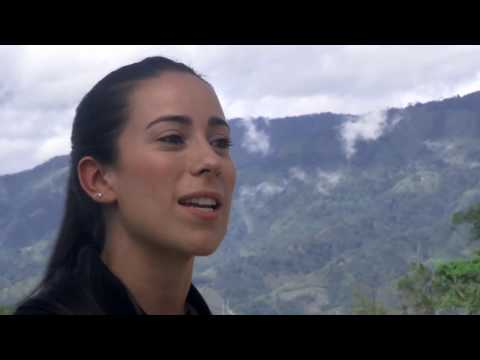 TUMBA MURALLAS - MARIANA PAJON