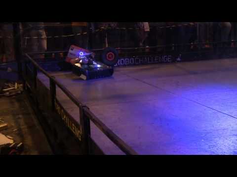 Robot Arena Insomnia 58 - DB10 vs Enforcer