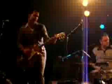 2006.12.12 heavy trash live @ bologna pt3