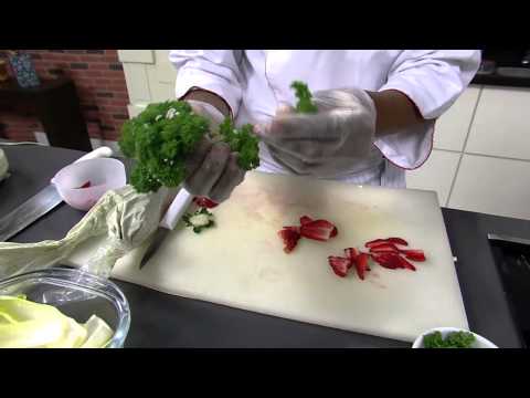 Bom Sabor Recipes 10/03/2013 - Endive boat with gorgonzola cheese paste