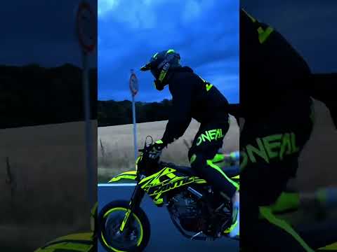 moto kros Crazy and dangerous moves #follow #viral #fyp #video #kros