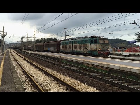 E655.190 + 32 carri "H", in transito a Pesaro.