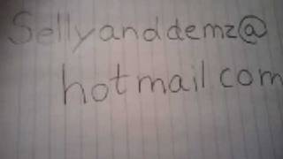 preview picture of video 'Demi and Selena´s REAL e-mail address!'