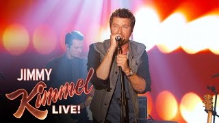 Brett Eldredge Performs &quot;Lose My Mind&quot;