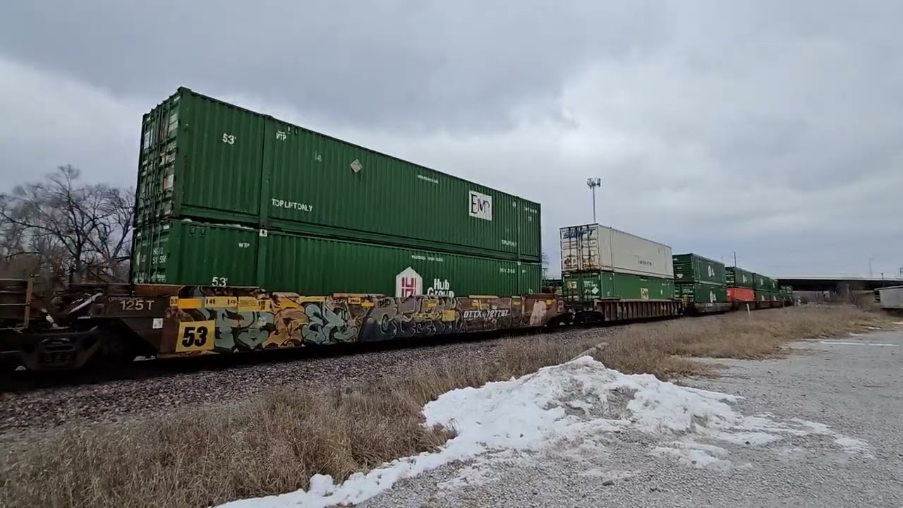 UP 7995 leads ZBRG2 Des Moines Iowa 1-12-25