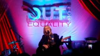 Melissa Etheridge sings &quot;Silent Legacy&quot; at HRC Inauguration Ball