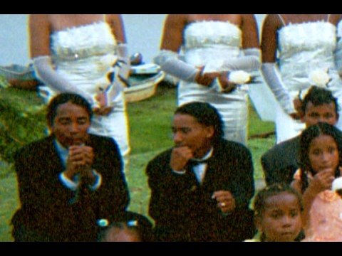 download lagu mp3 mp4 Eric Donaldson Loleta, download lagu Eric Donaldson Loleta gratis, unduh video klip Eric Donaldson Loleta