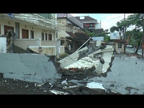 Touristen wollen weg: Mehr als 140 Tote nach Erdbeben auf Ferieninsel Lombok