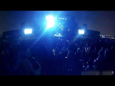 Gala Brie teloneando a Katty Perry