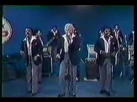 Bobby Valentin y Cano Estremera - La Mujer y La Primavera