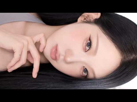 요즘 유행하는 흑발에 누디코랄.𖥔 ݁ ˖