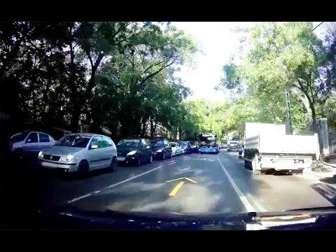 Nem volt szívbajos a buszsofőr és 1-2 autós sem, aki az ideiglenes felfestéseket semmibe vette