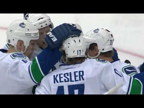 Mason Raymond 1-0 Goal - Canucks At Kings - R1G3 2010 Playoffs - 04.19.10 - HD