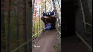 Download lagu BERSEPEDA GUNUNG DENGAN BANYAK SESAK! 🚵‍♀️🤣 mp3