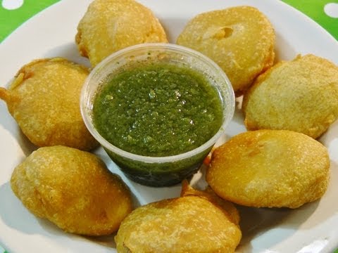 Aloo Pakoda (Crispy Potato Fritters) Video