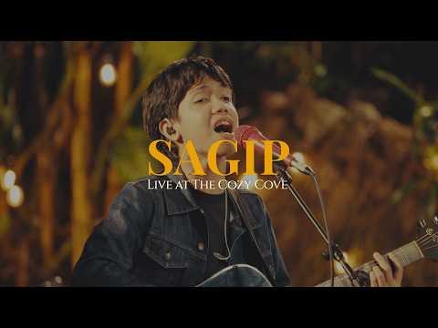 Nine Degrees North and Jan Roberts