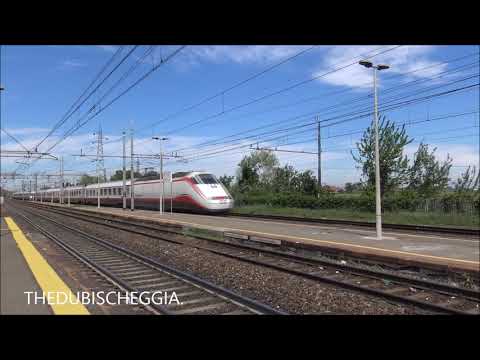 FRECCIABIANCA IN TRANSITO IN STAZIONE A CASALPUSTERLENGO (LODI) MART. 30 - 4 - 2019