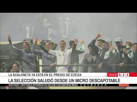 🚨 LA SELECCIÓN ARGENTINA SALUDÓ DESDE EL MICRO DESCAPOTABLE