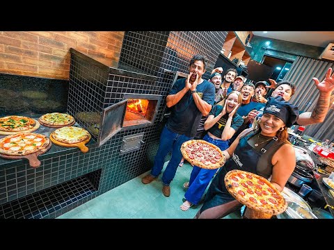FIZ PIZZA NO FORNO A LENHA PRA TODOS MEUS AMIGOS
