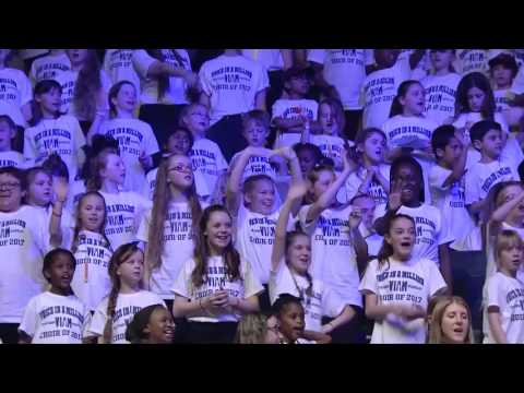 5,000 children at Voice in a Million, sing the Travis song 'Sing'