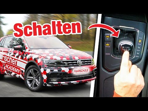 Learn to shift gears correctly 🚘 | Fischer Academy - The Driving School