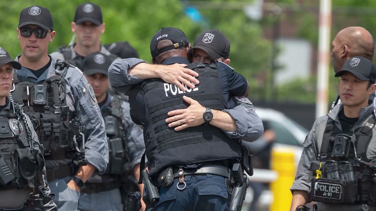Procession for Constable Marc Pinizzotto