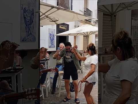Córdoba Sokaklarında 🇪🇸 Neşeli Danslar  Dancing in the Streets of Andalusia Córdoba #spain #ispanya